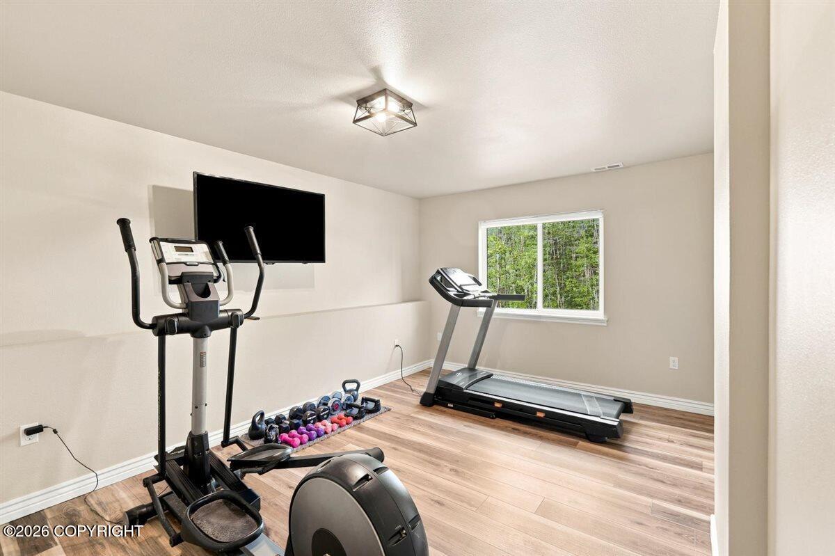 6047 E Sun Crest Drive Property Photo 29