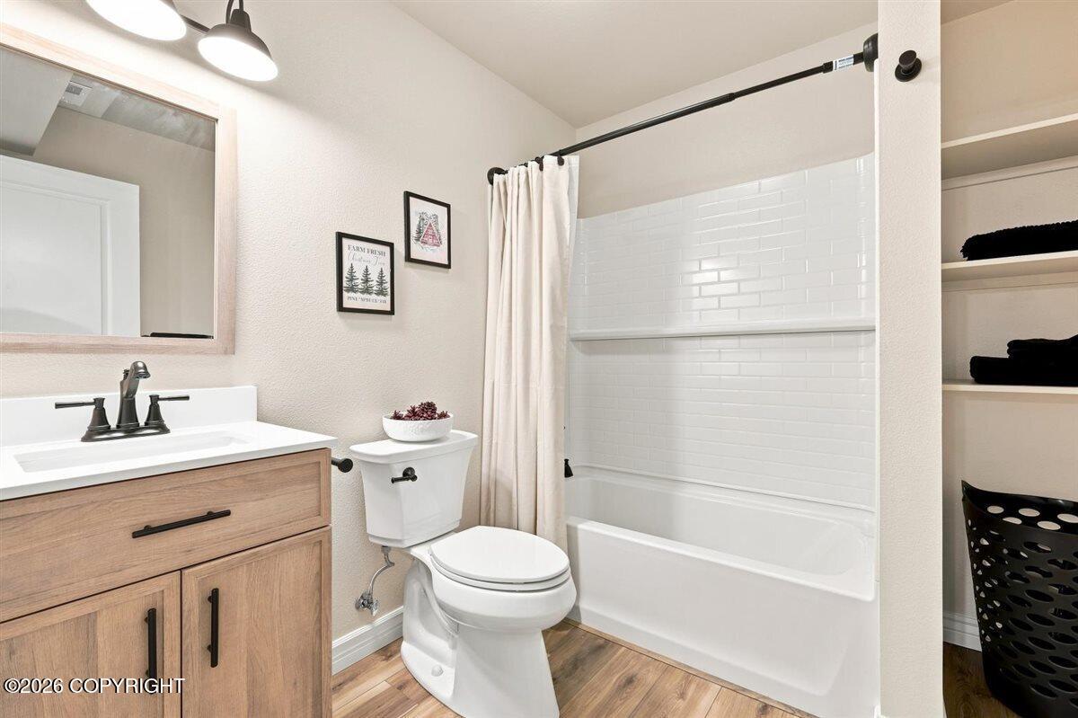6047 E Sun Crest Drive Property Photo 31