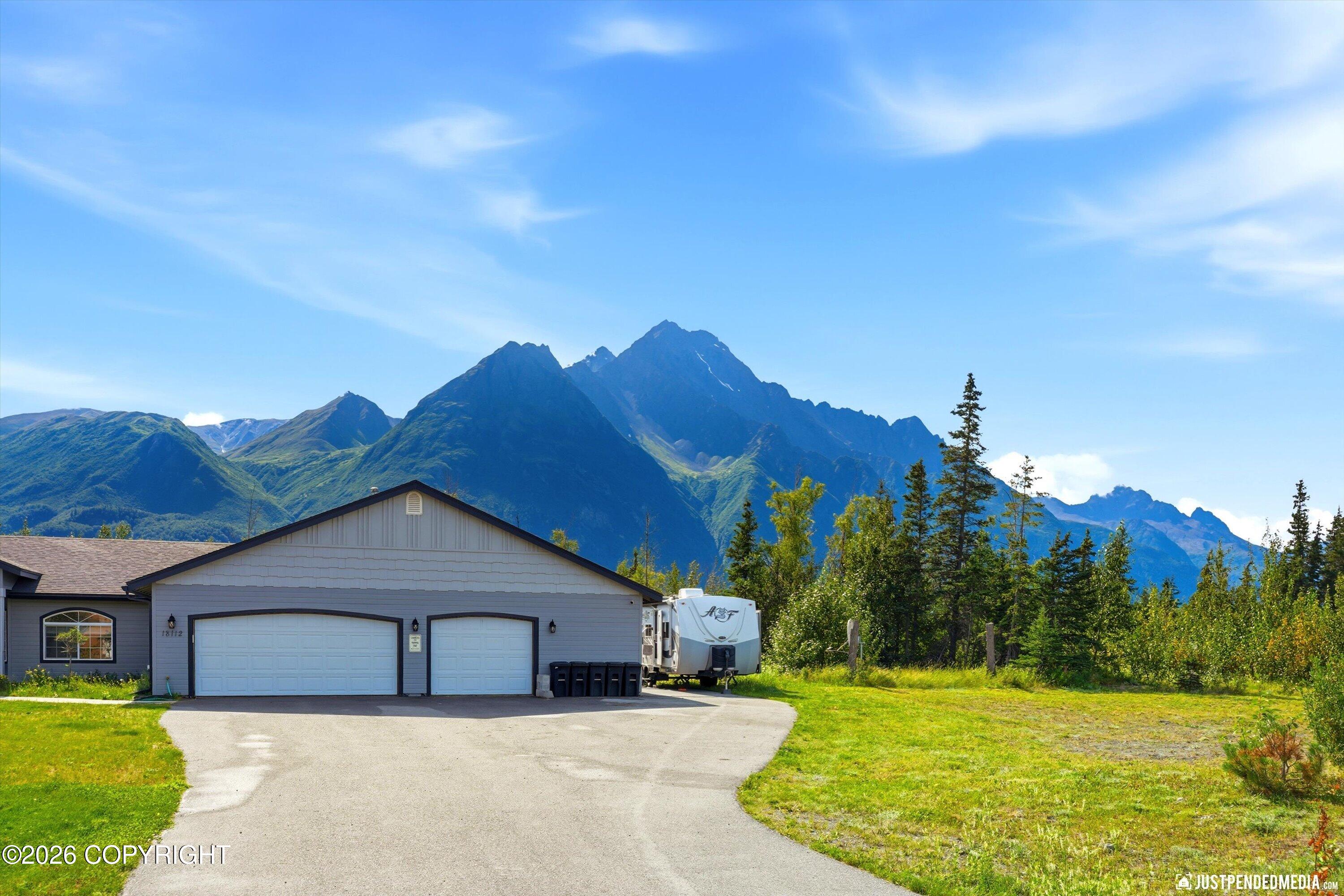 18112 E Pine Needle Way Property Photo 3