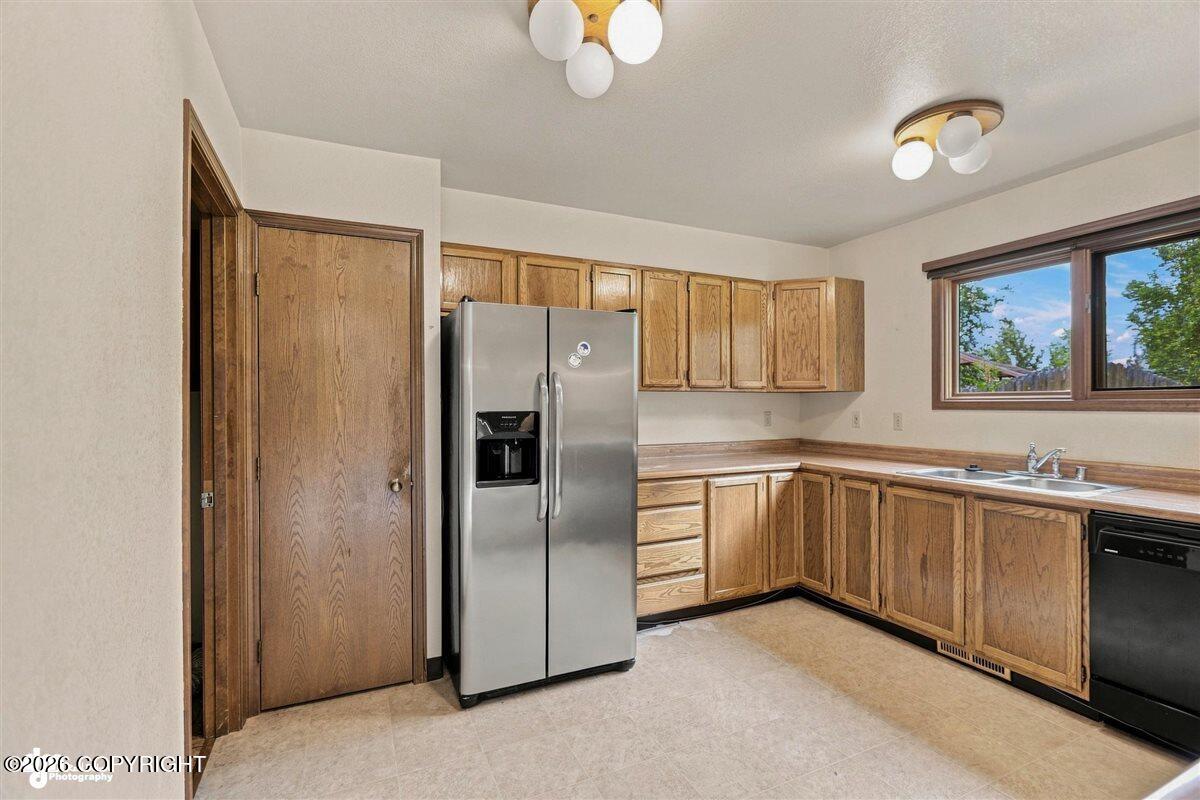 9759 Reliance Drive Property Photo 11