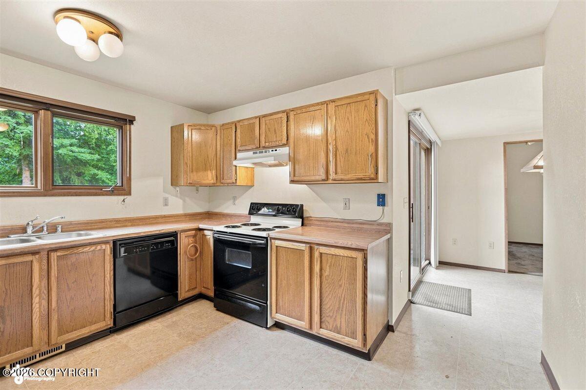 9759 Reliance Drive Property Photo 12