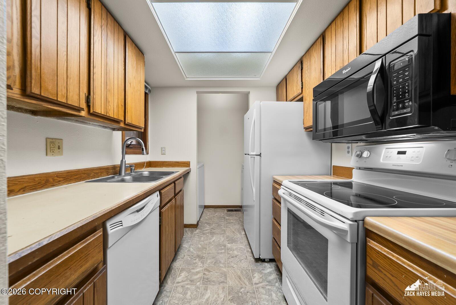 7242 Foxridge Circle #c Property Photo 13