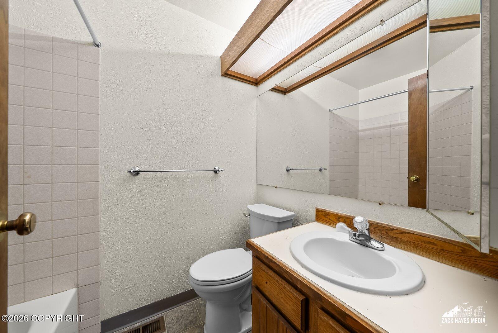 7242 Foxridge Circle #c Property Photo 26