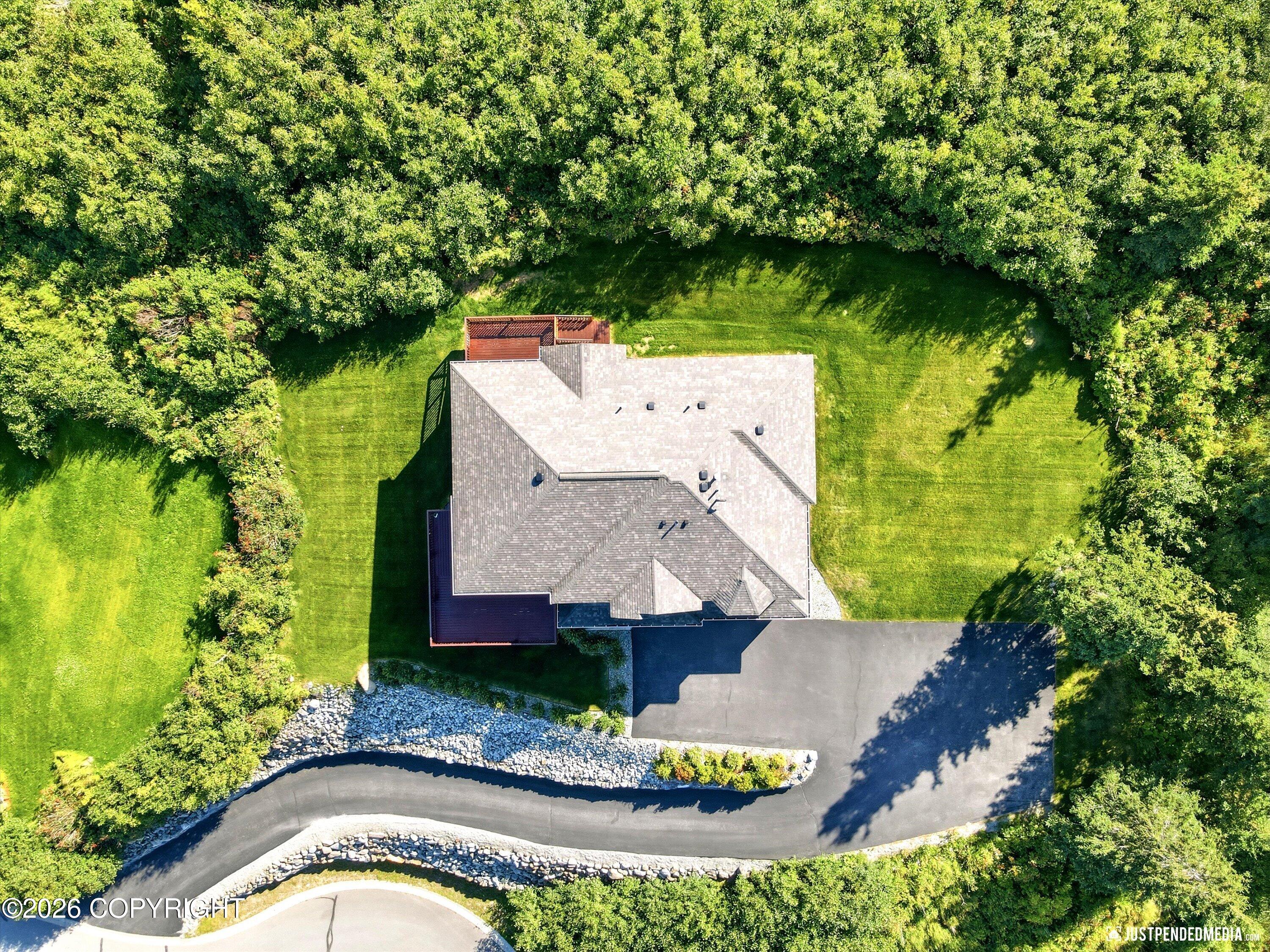 17041 Briarcliff Pointe Circle Property Photo 9