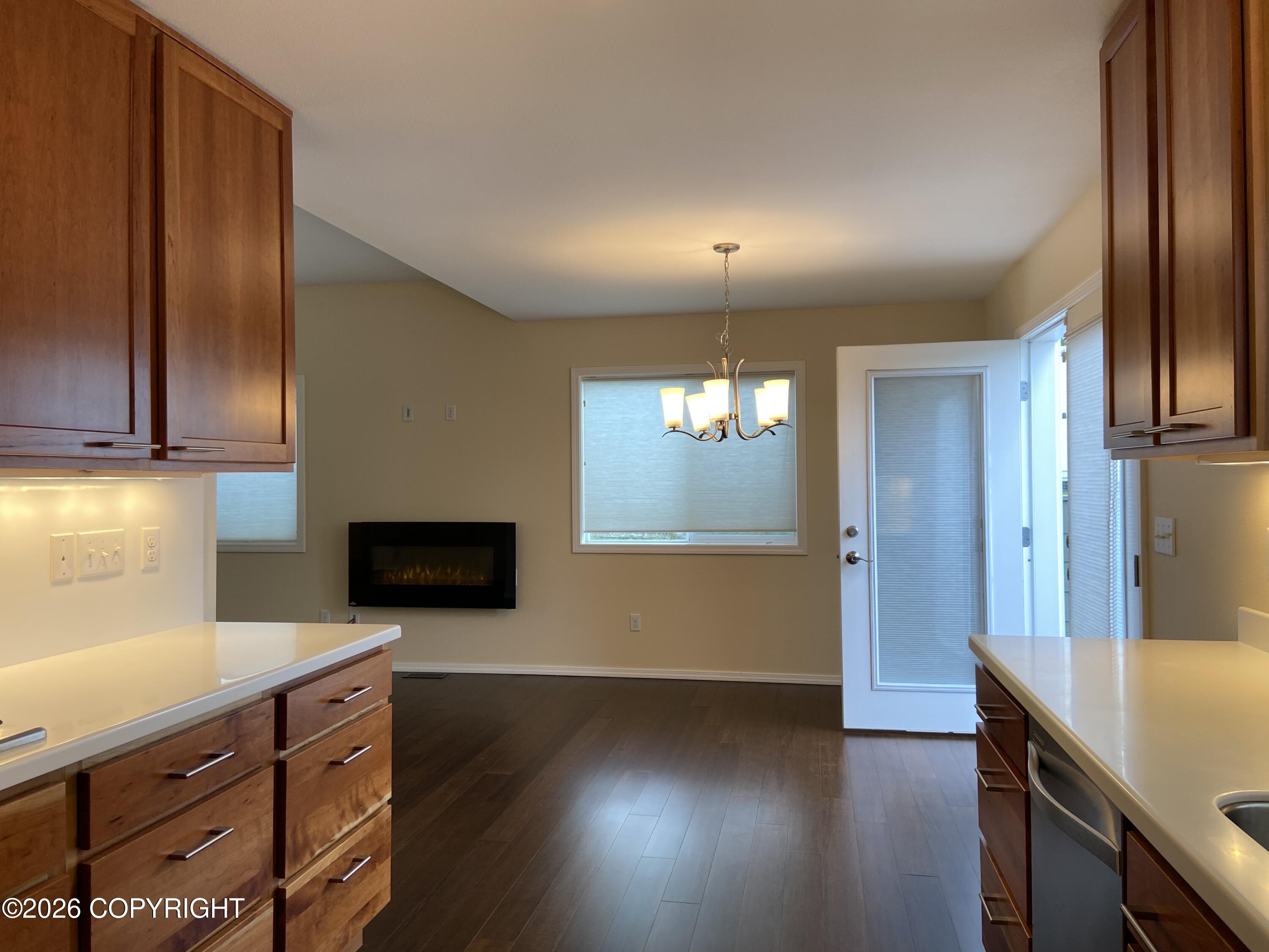 710 W 14th Avenue Property Photo 2