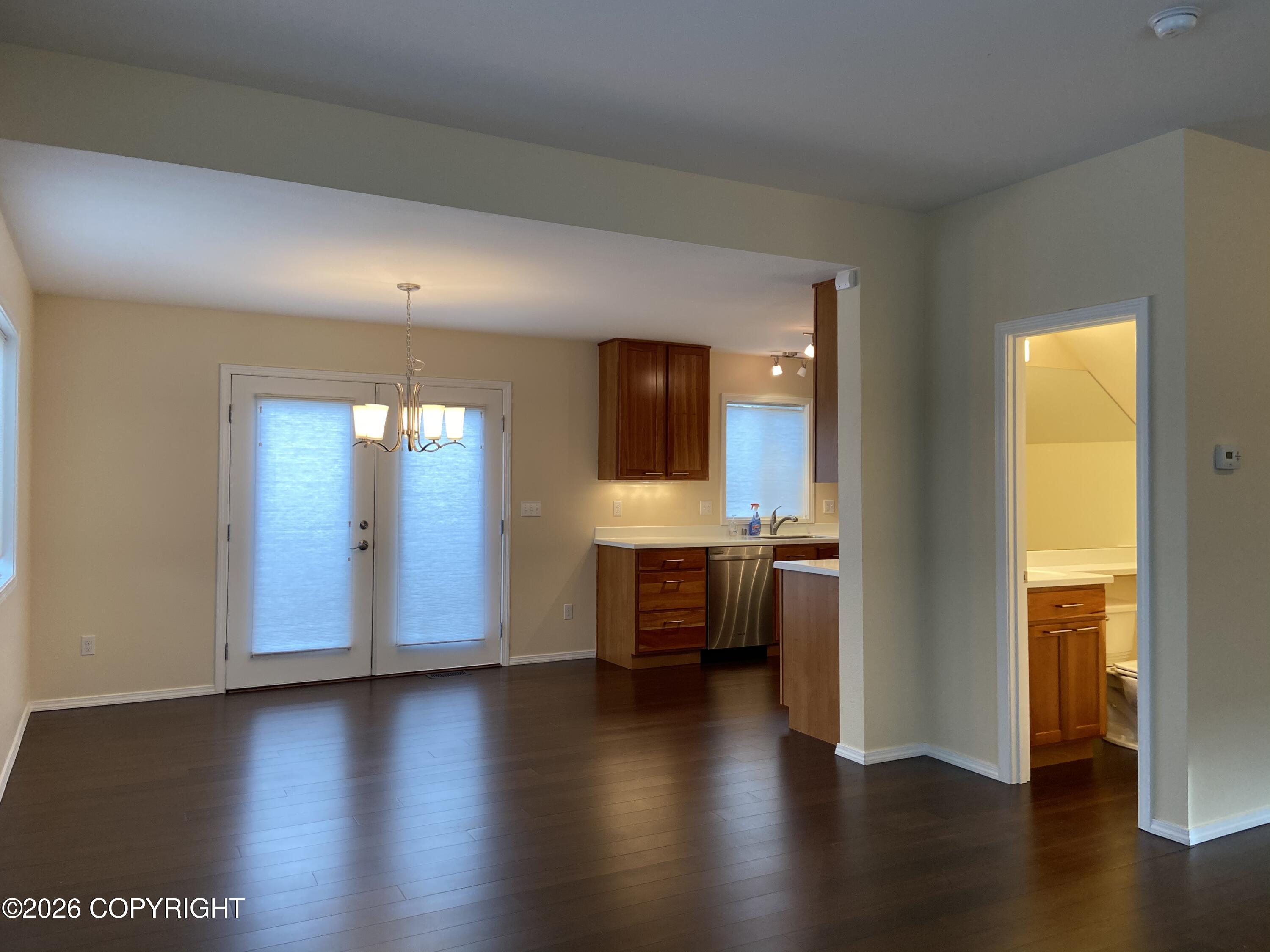 710 W 14th Avenue Property Photo 12