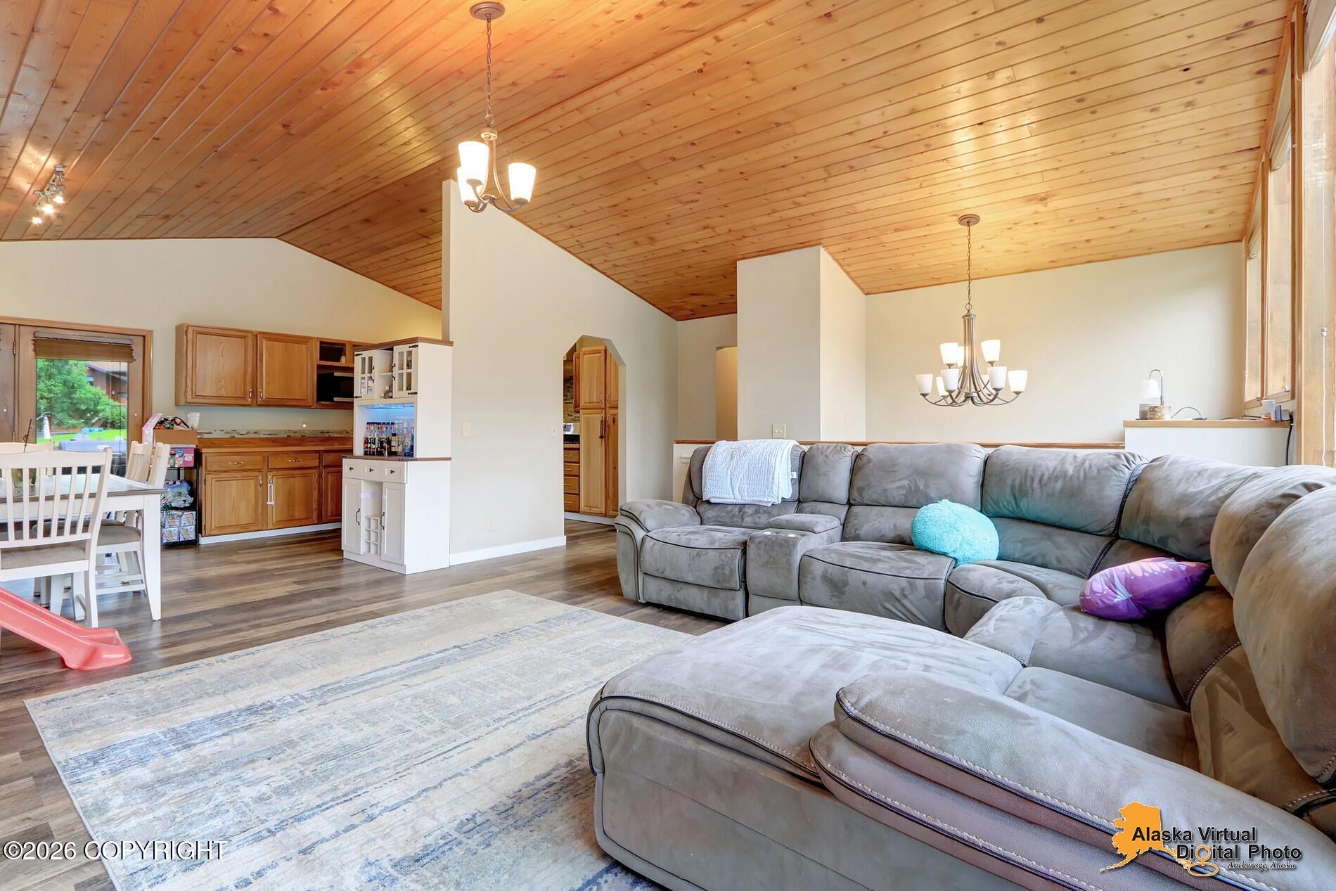 18607 Little Cape Circle Property Photo 6