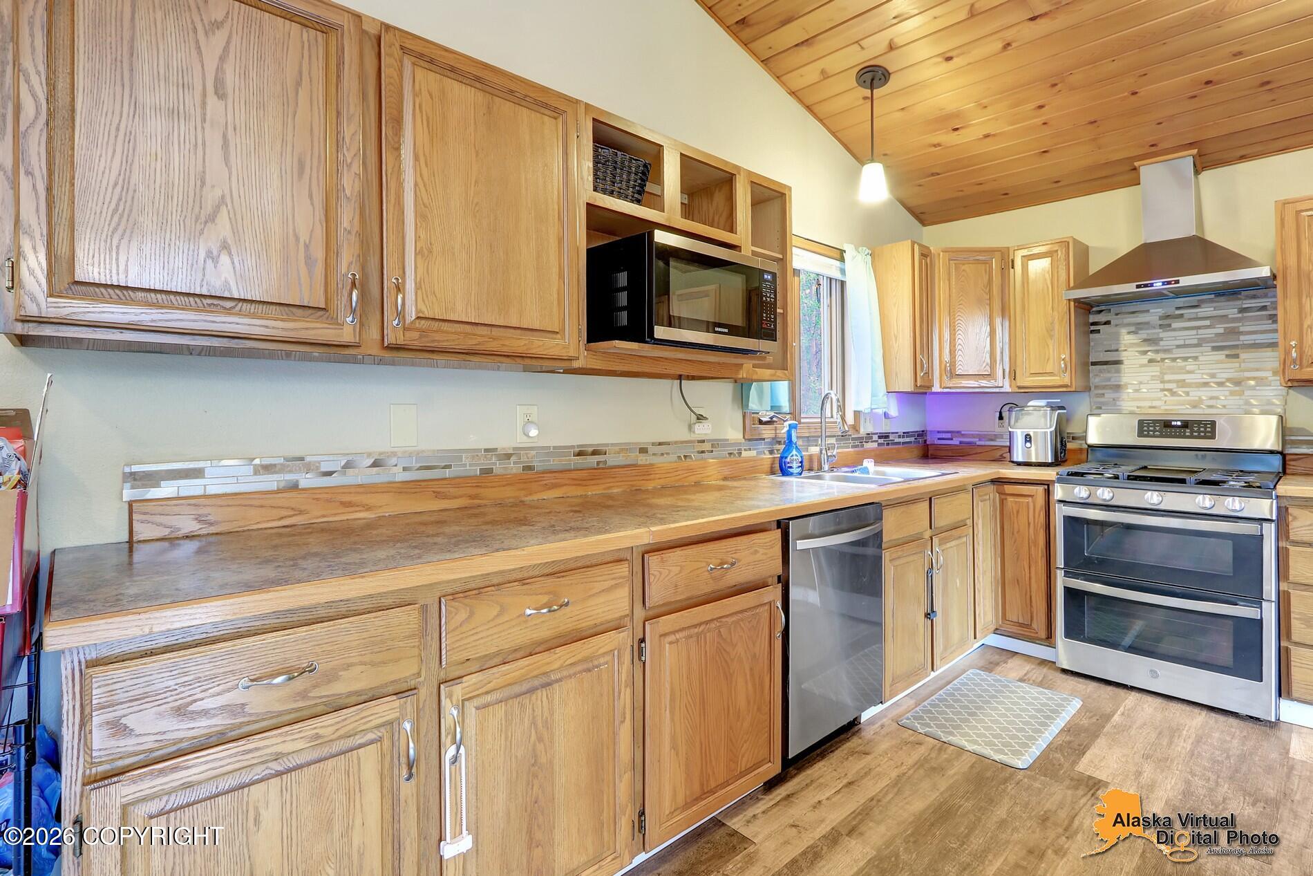 18607 Little Cape Circle Property Photo 13