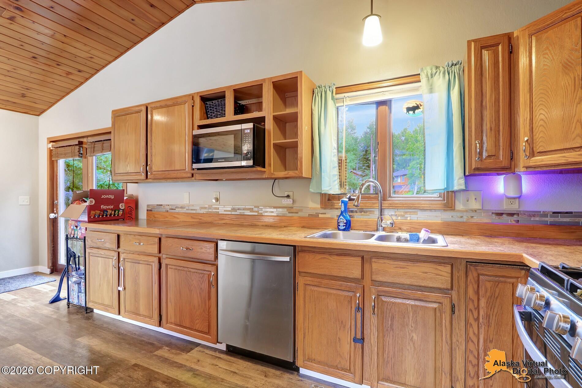 18607 Little Cape Circle Property Photo 16