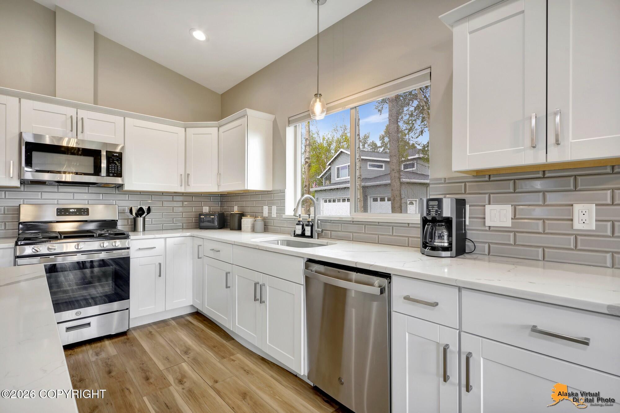 9971 Zeus Circle Property Photo 8