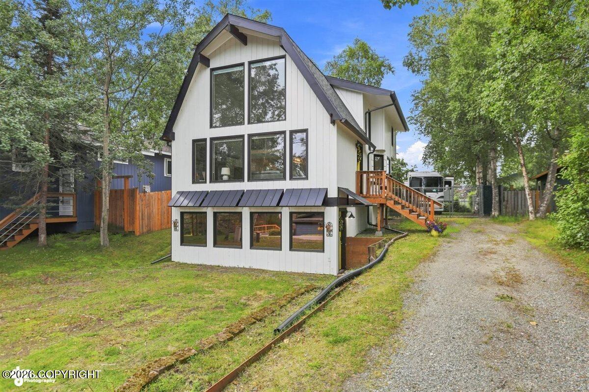 8230 Seacliff Street Property Photo 2