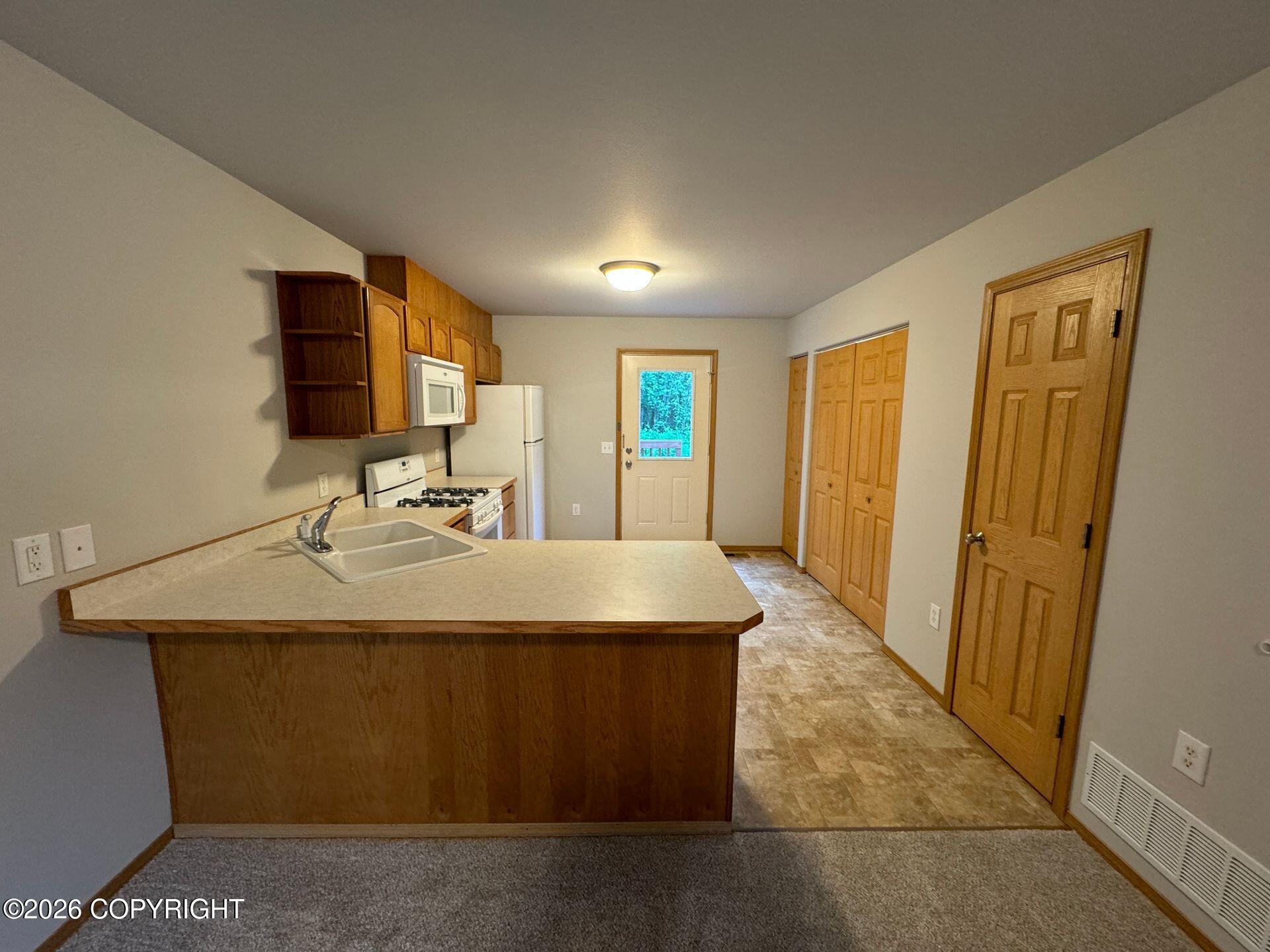 2875 S Donovan Drive #4 Property Photo 4