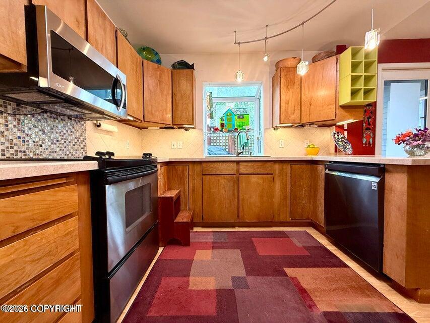 543 W 12th Avenue Property Photo 14