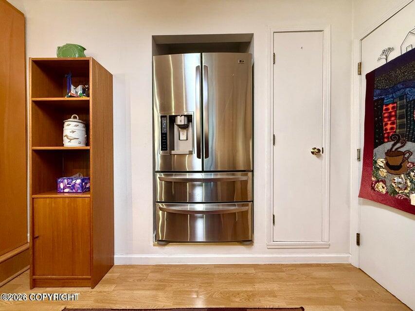 543 W 12th Avenue Property Photo 19
