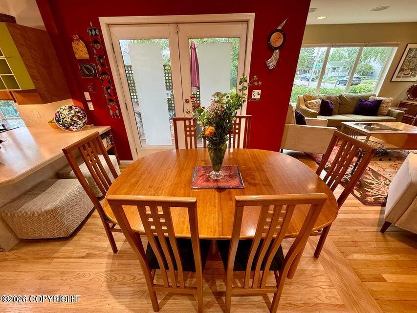 543 W 12th Avenue Property Photo 22