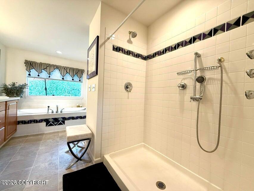 543 W 12th Avenue Property Photo 27