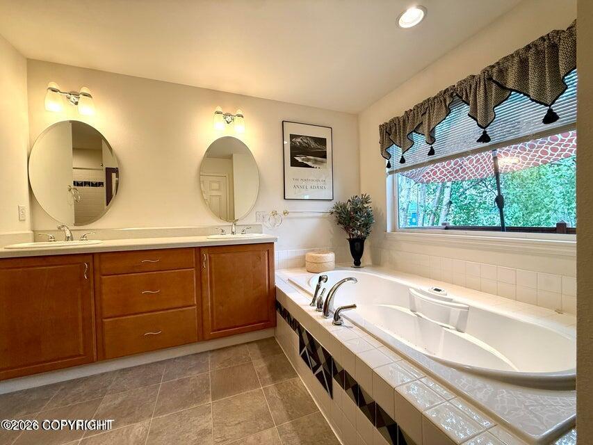 543 W 12th Avenue Property Photo 28