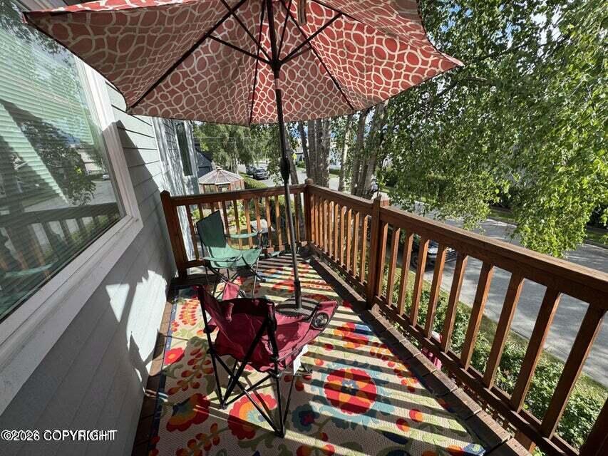 543 W 12th Avenue Property Photo 34