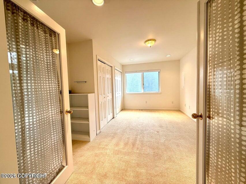 543 W 12th Avenue Property Photo 35