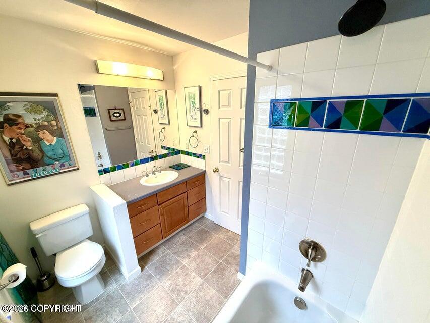543 W 12th Avenue Property Photo 44