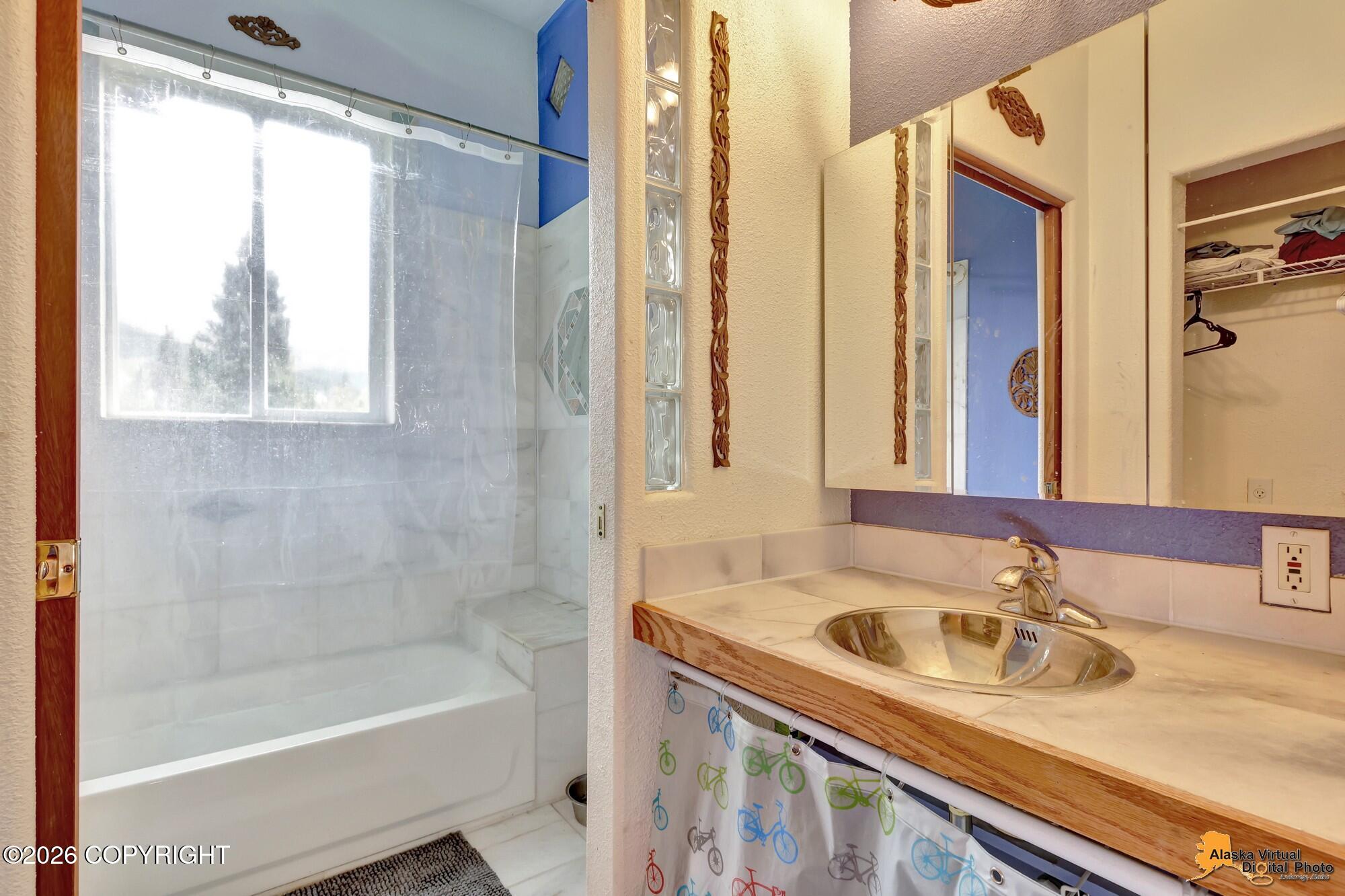 16528 Kings Way Drive Property Photo 26