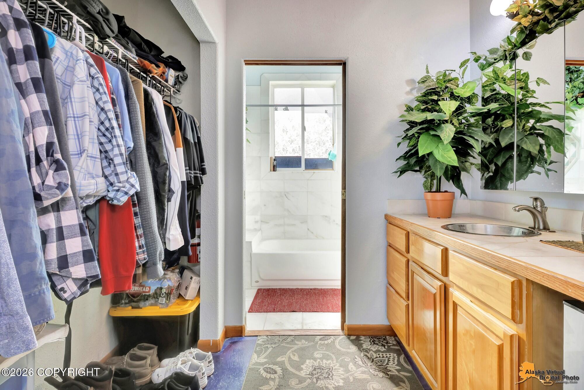 16528 Kings Way Drive Property Photo 41