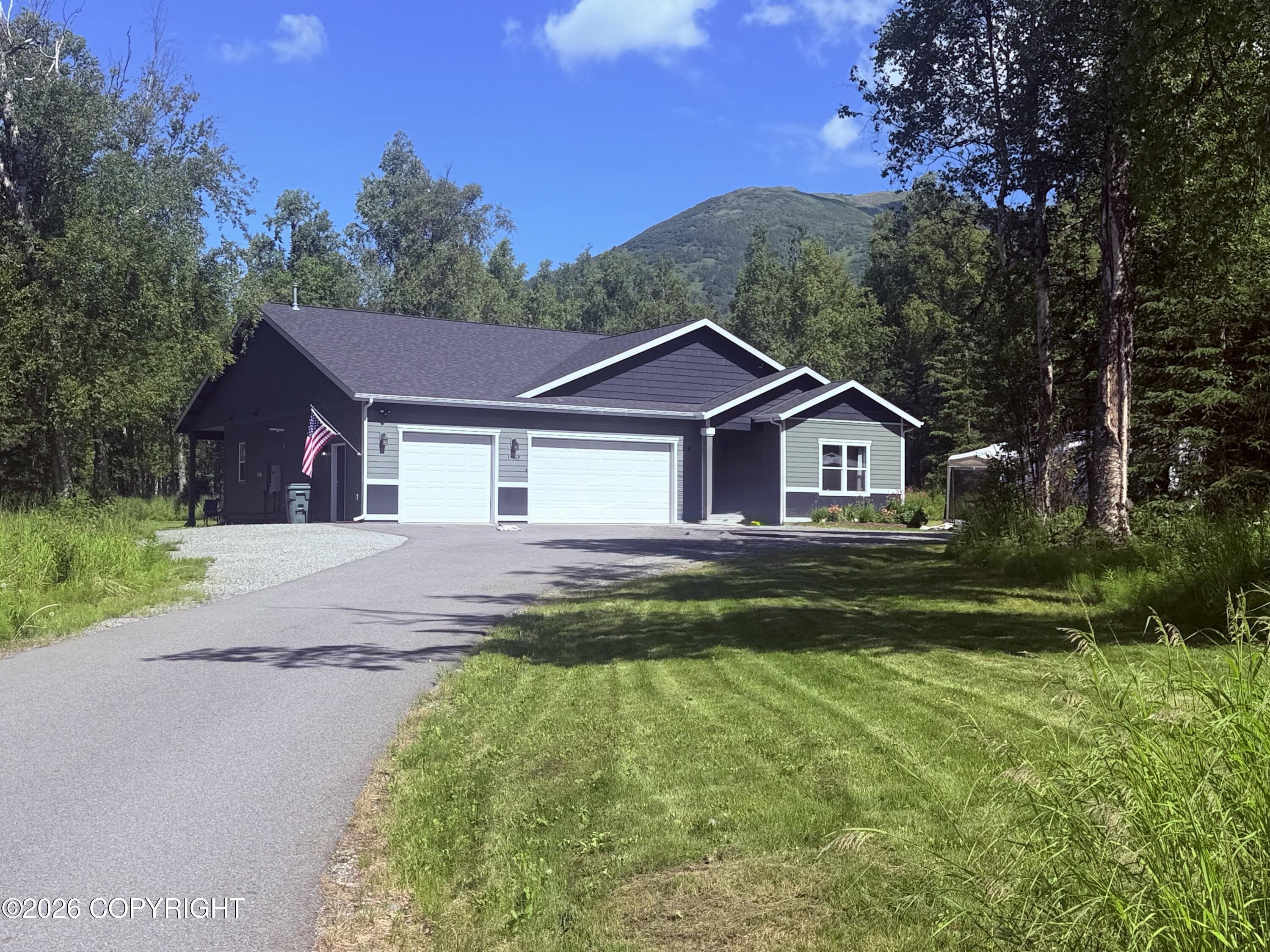 17049 E Lori Ann Circle Property Photo 1
