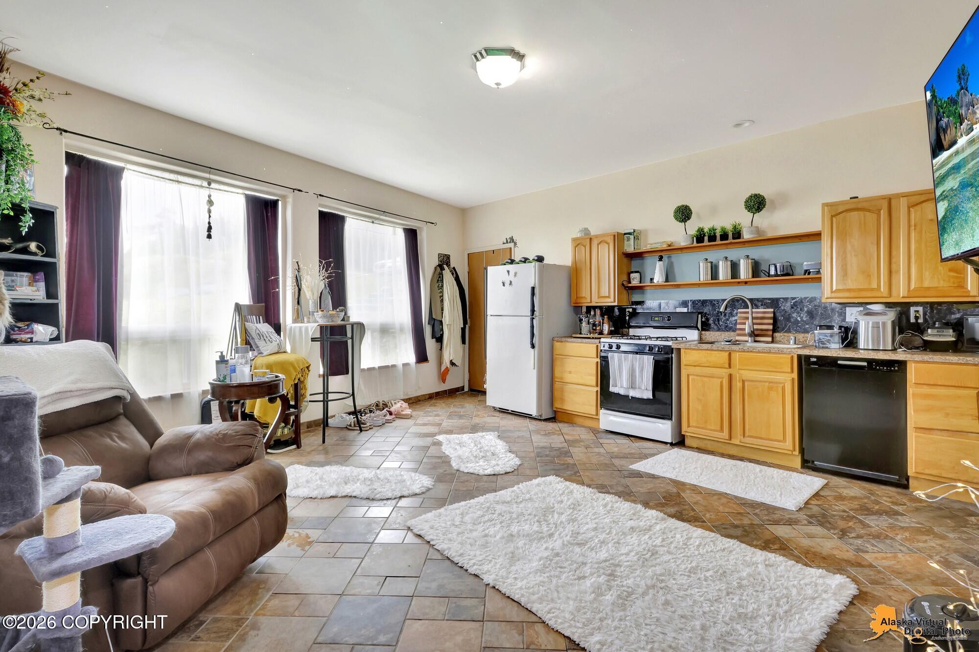 16528 Kings Way Drive Property Photo 49