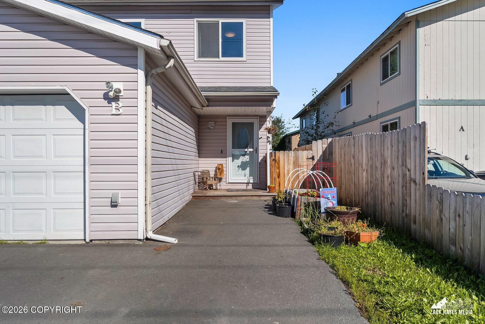 5811 E 6th Avenue #b Property Photo 3