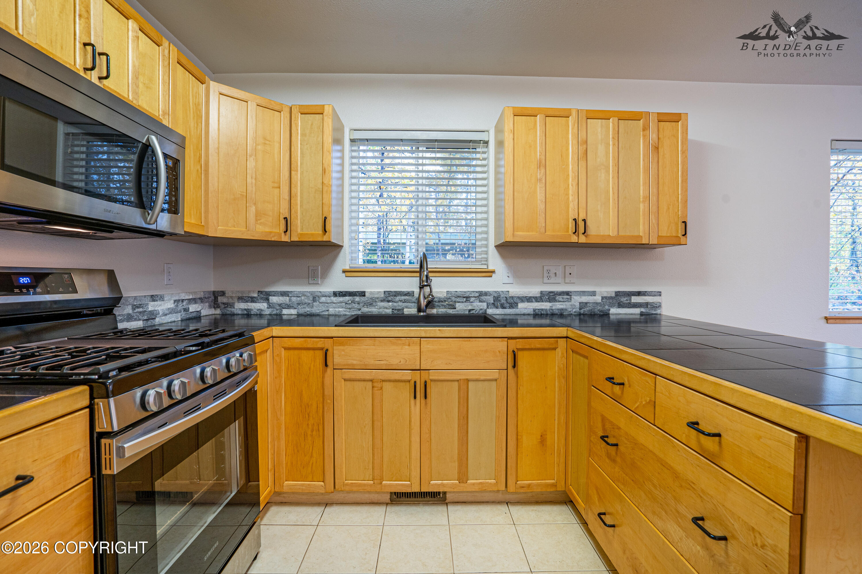 1290 N Hoka Hay Circle #2 Property Photo 8