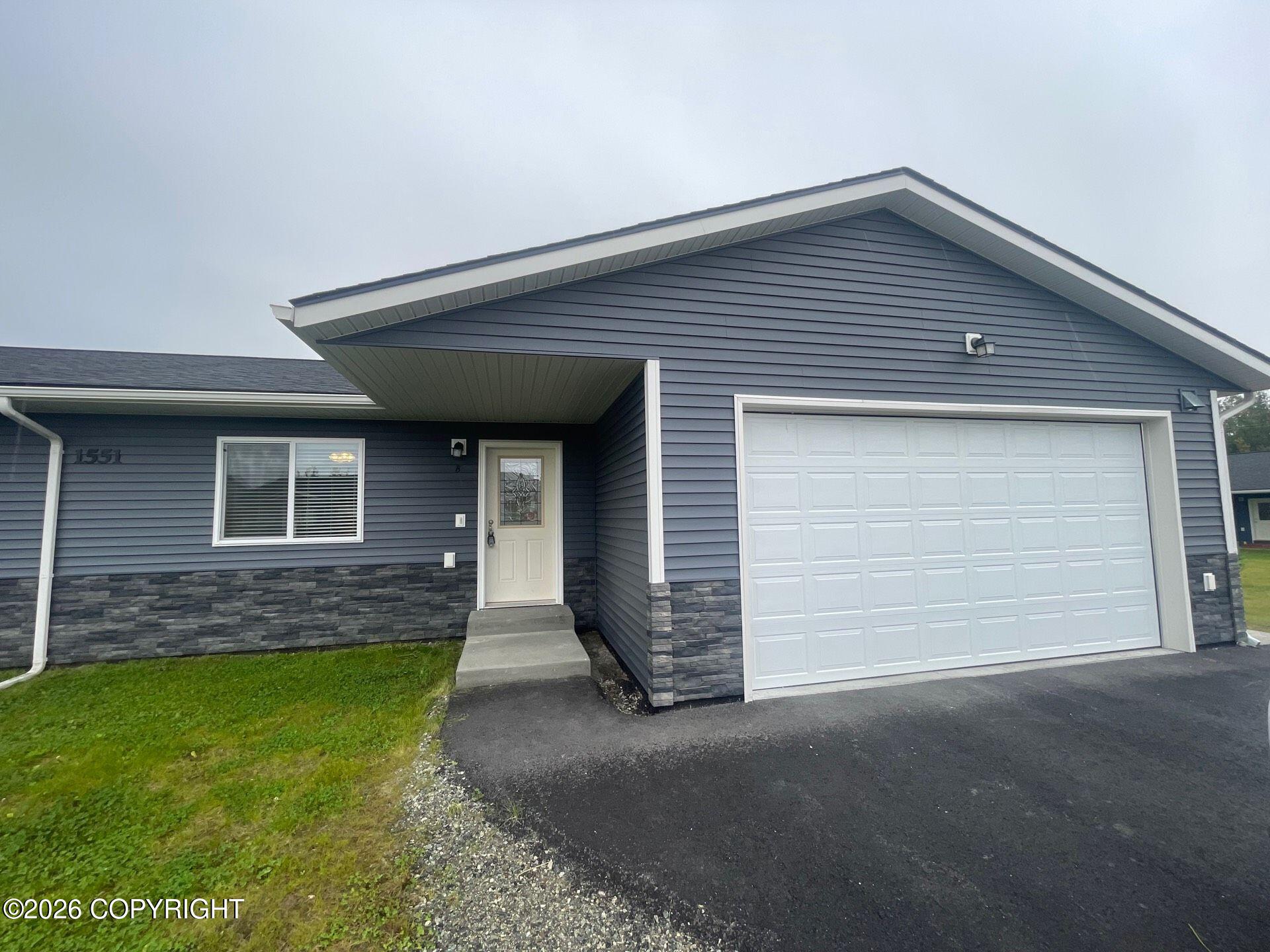 1551 N Tinitun Circle #b Property Photo 1