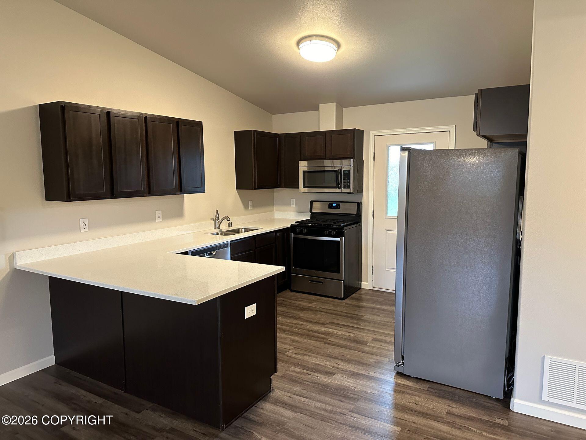 1551 N Tinitun Circle #b Property Photo 2