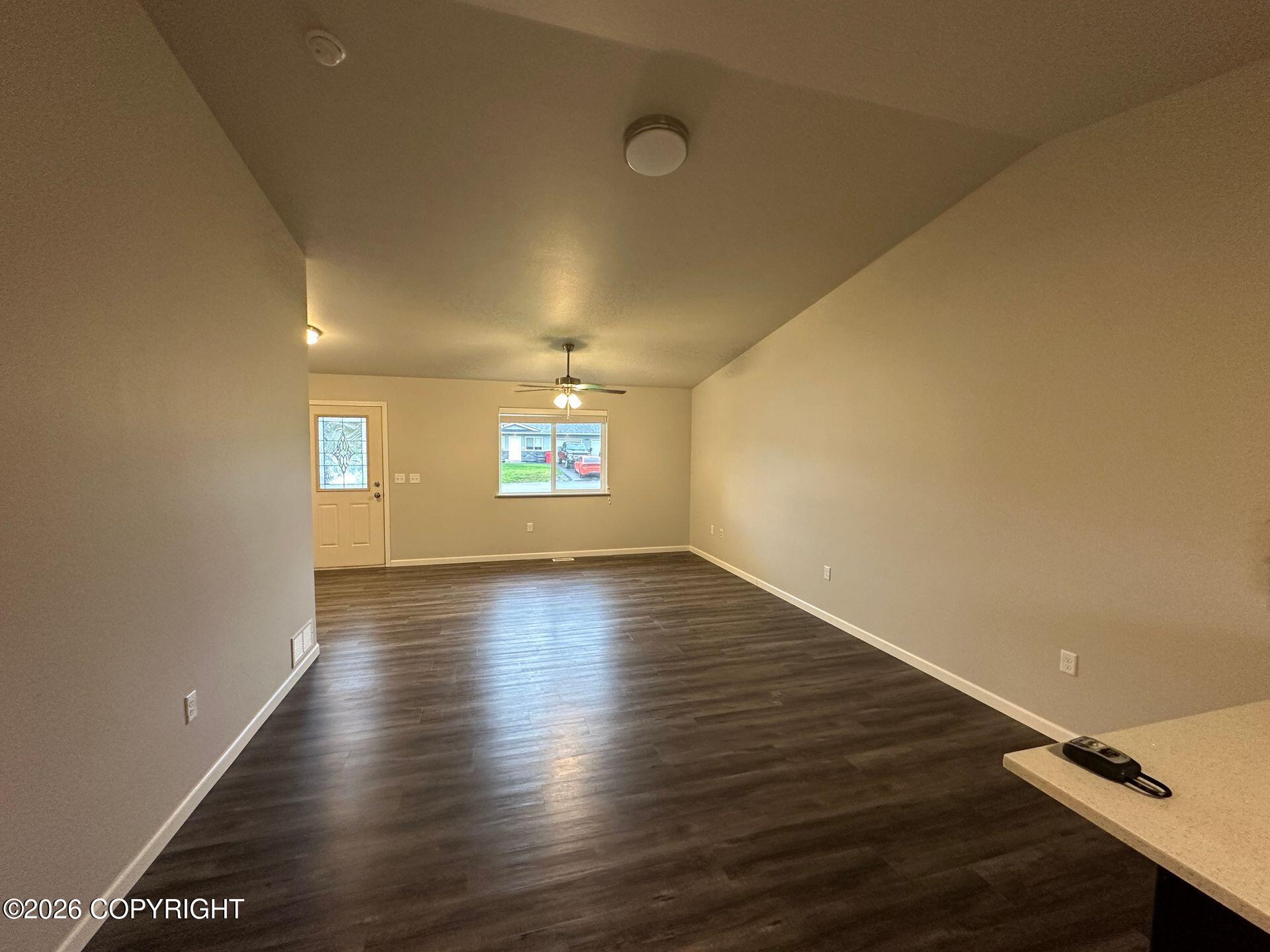 1551 N Tinitun Circle #b Property Photo 4