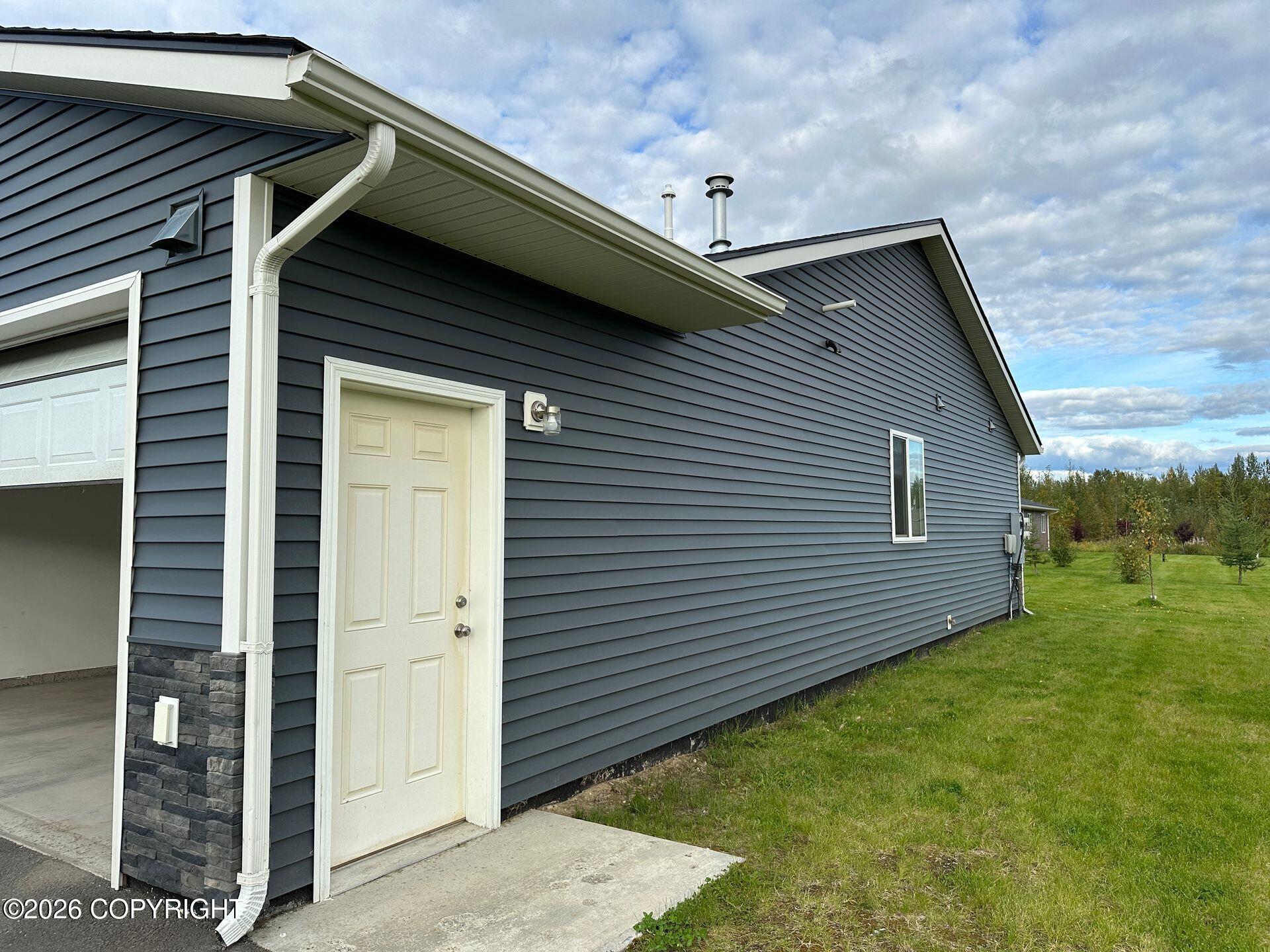 1551 N Tinitun Circle #b Property Photo 18