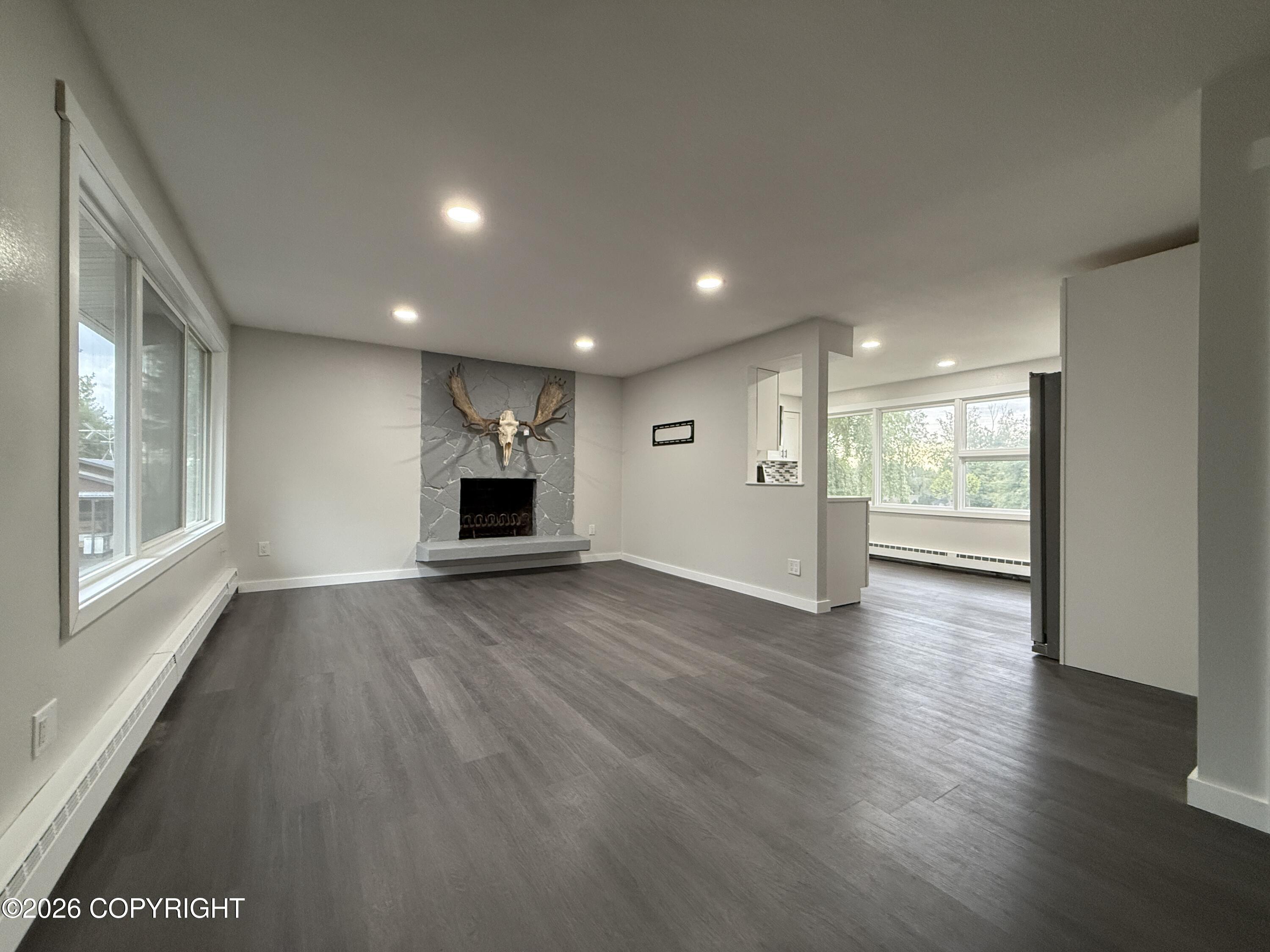 4625 Taft Street Property Photo 3