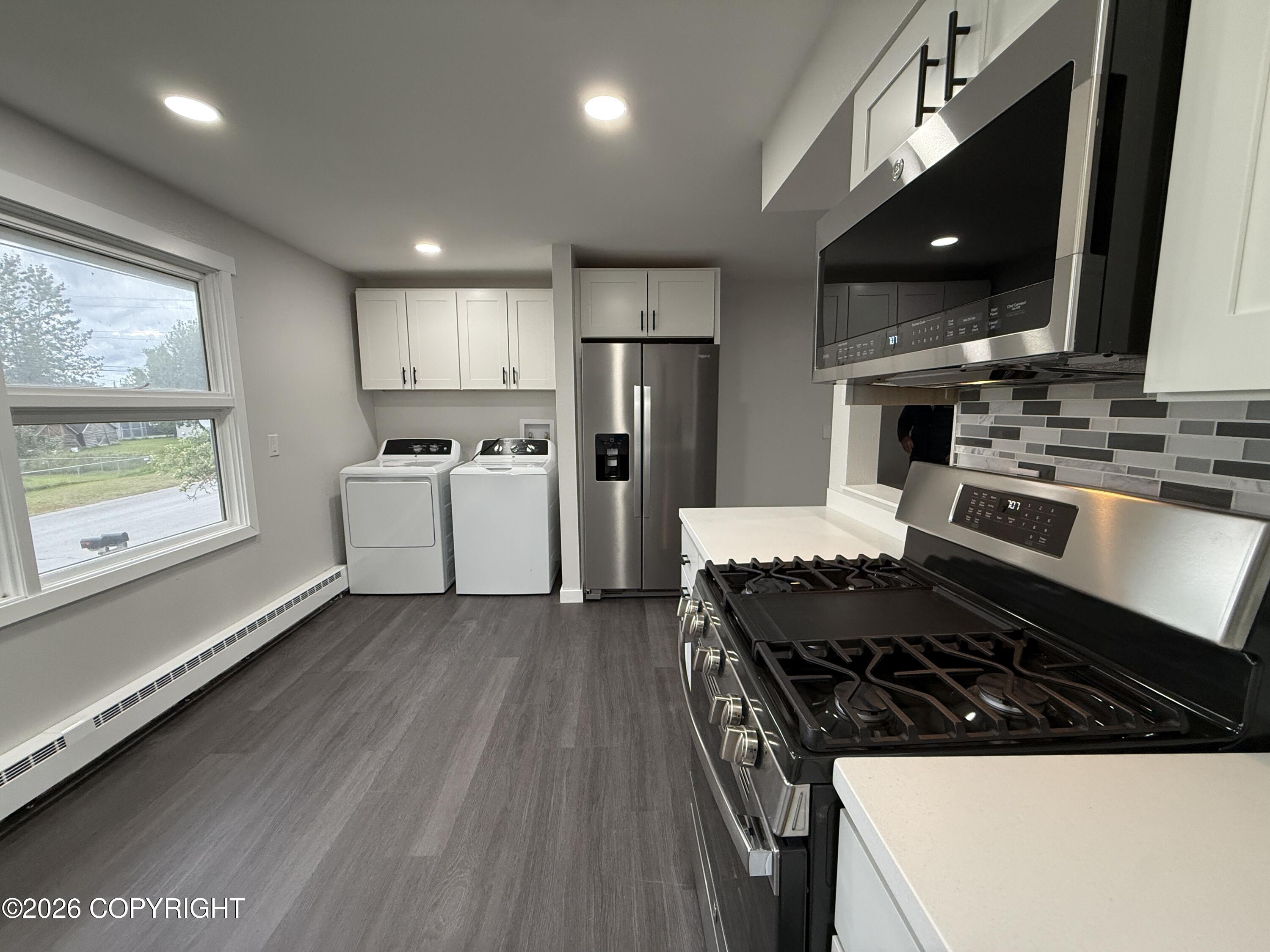 4625 Taft Street Property Photo 7