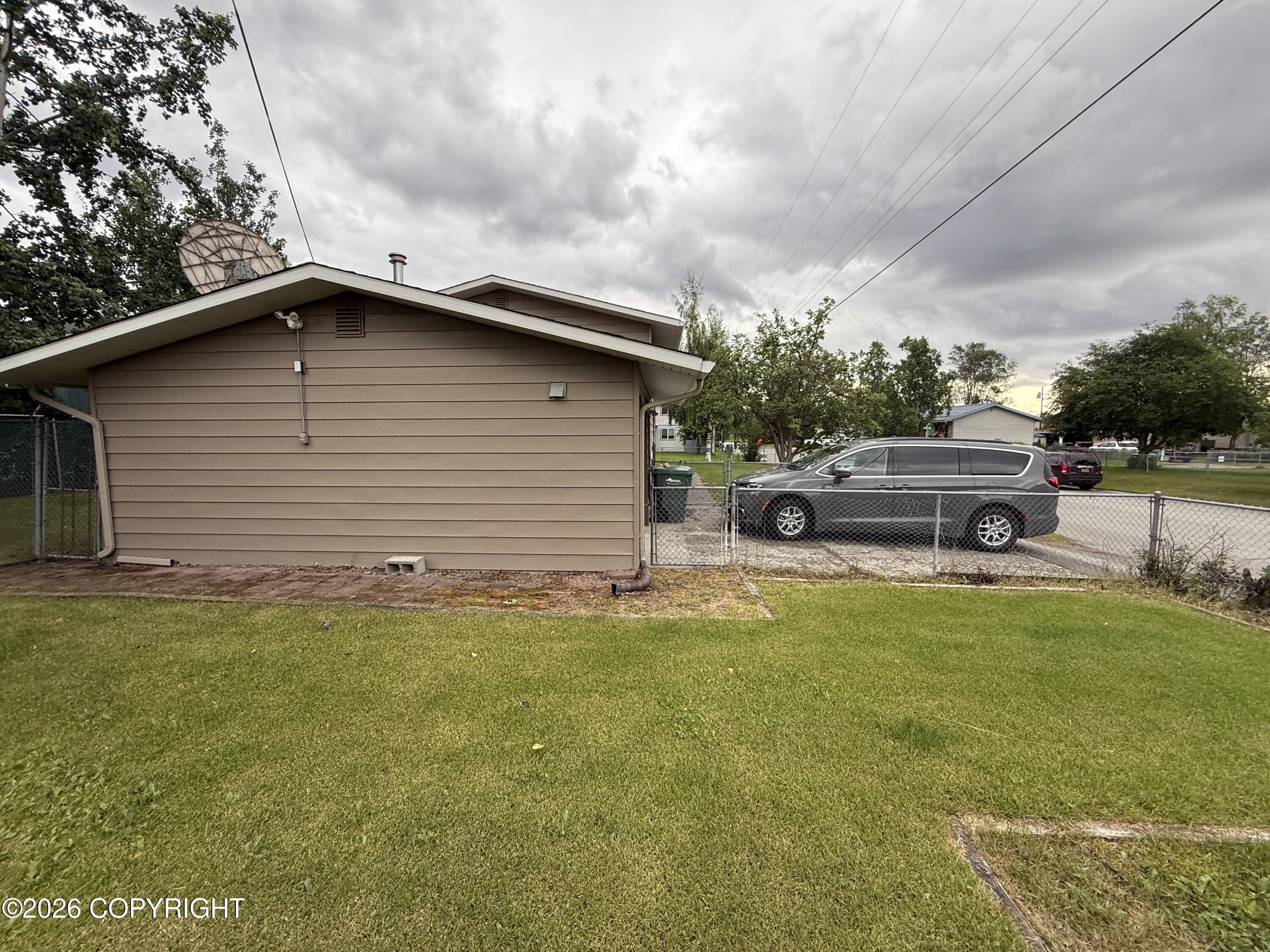 4625 Taft Street Property Photo 24
