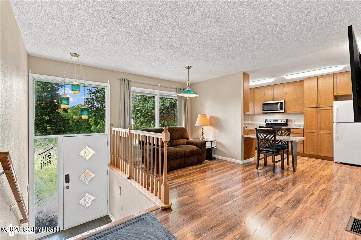 14231 Sunview Drive Property Photo 5
