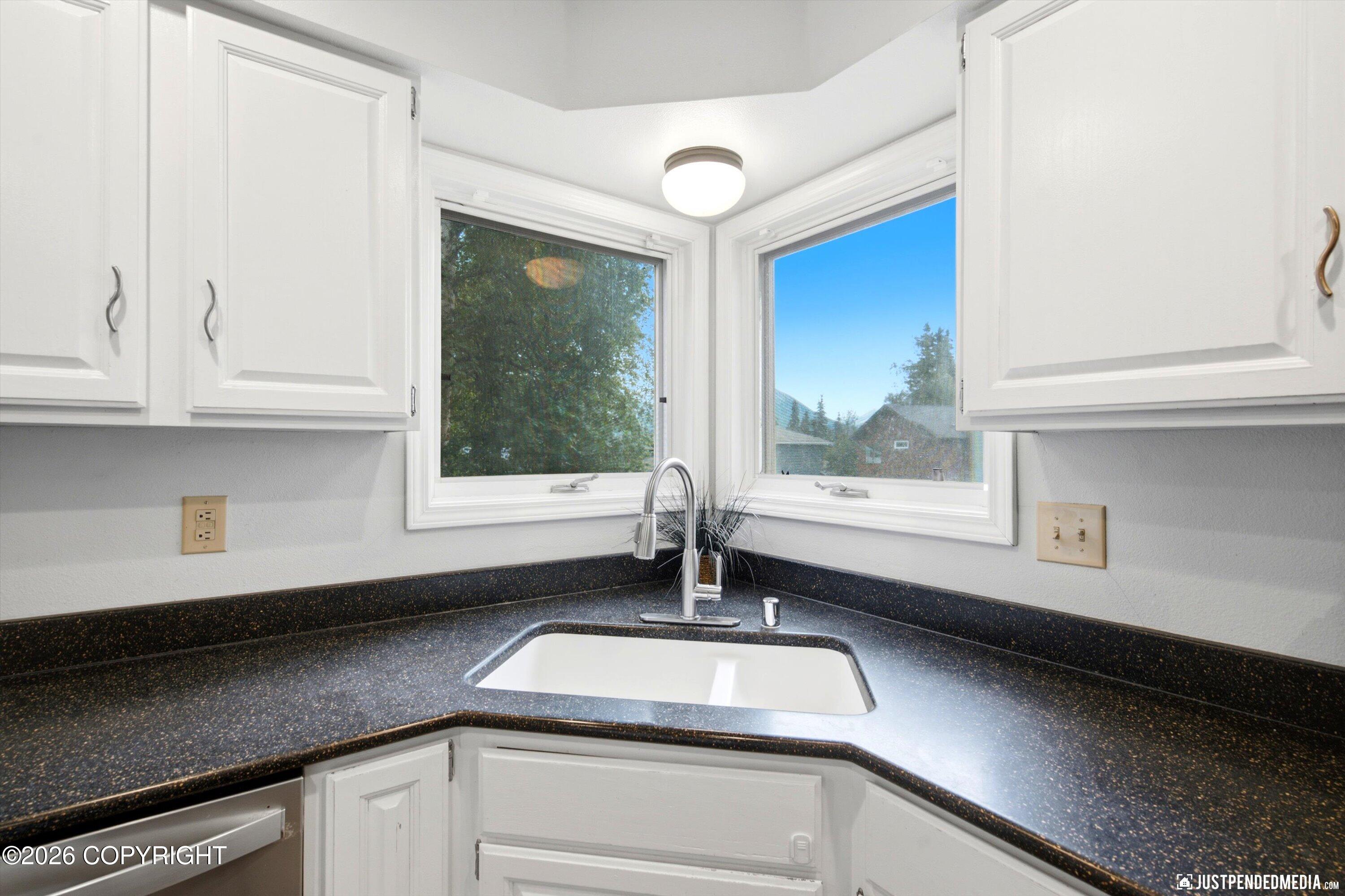 20242 Constitution Drive Property Photo 14