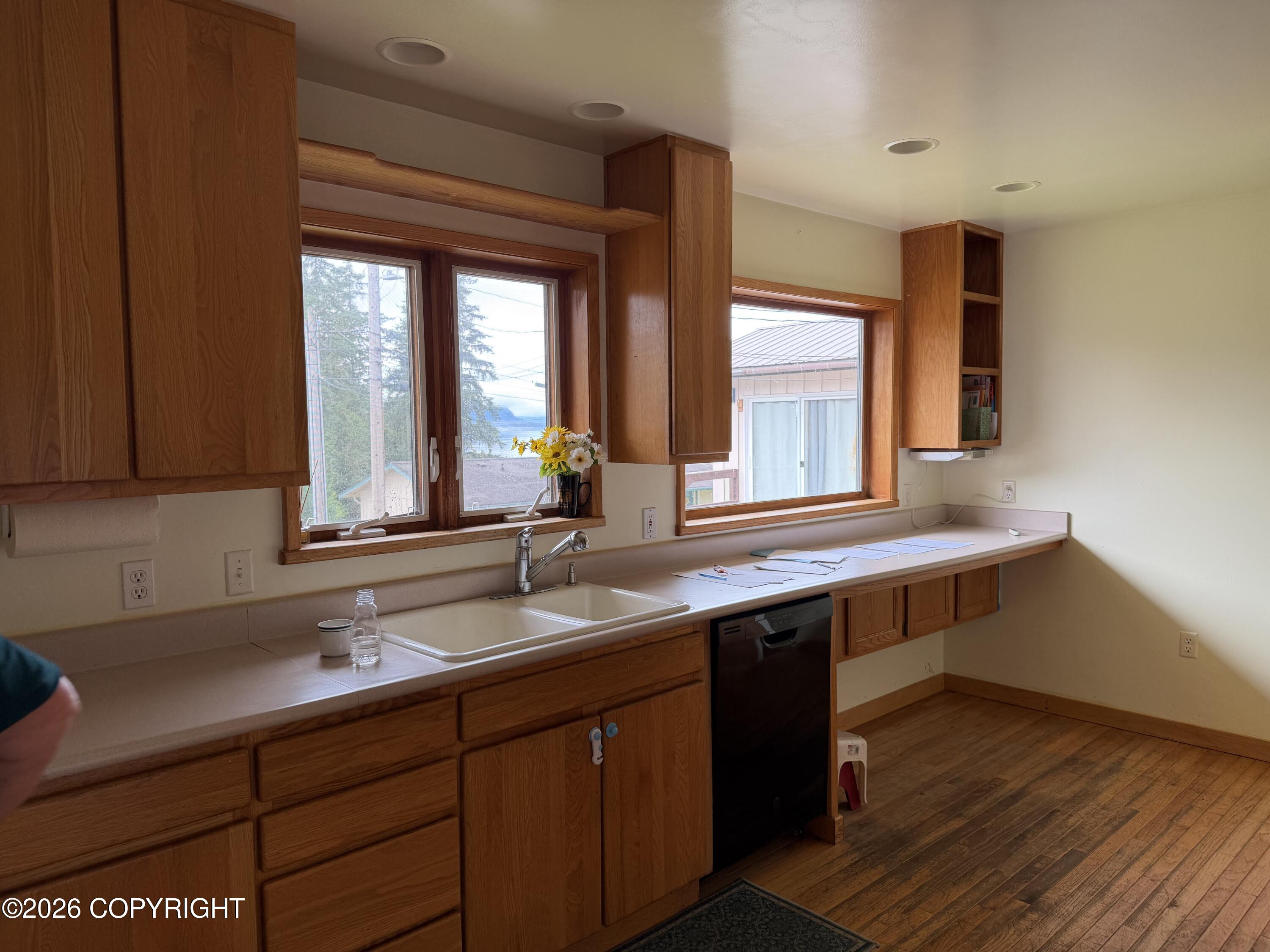 320 1st Avenue Property Photo 10