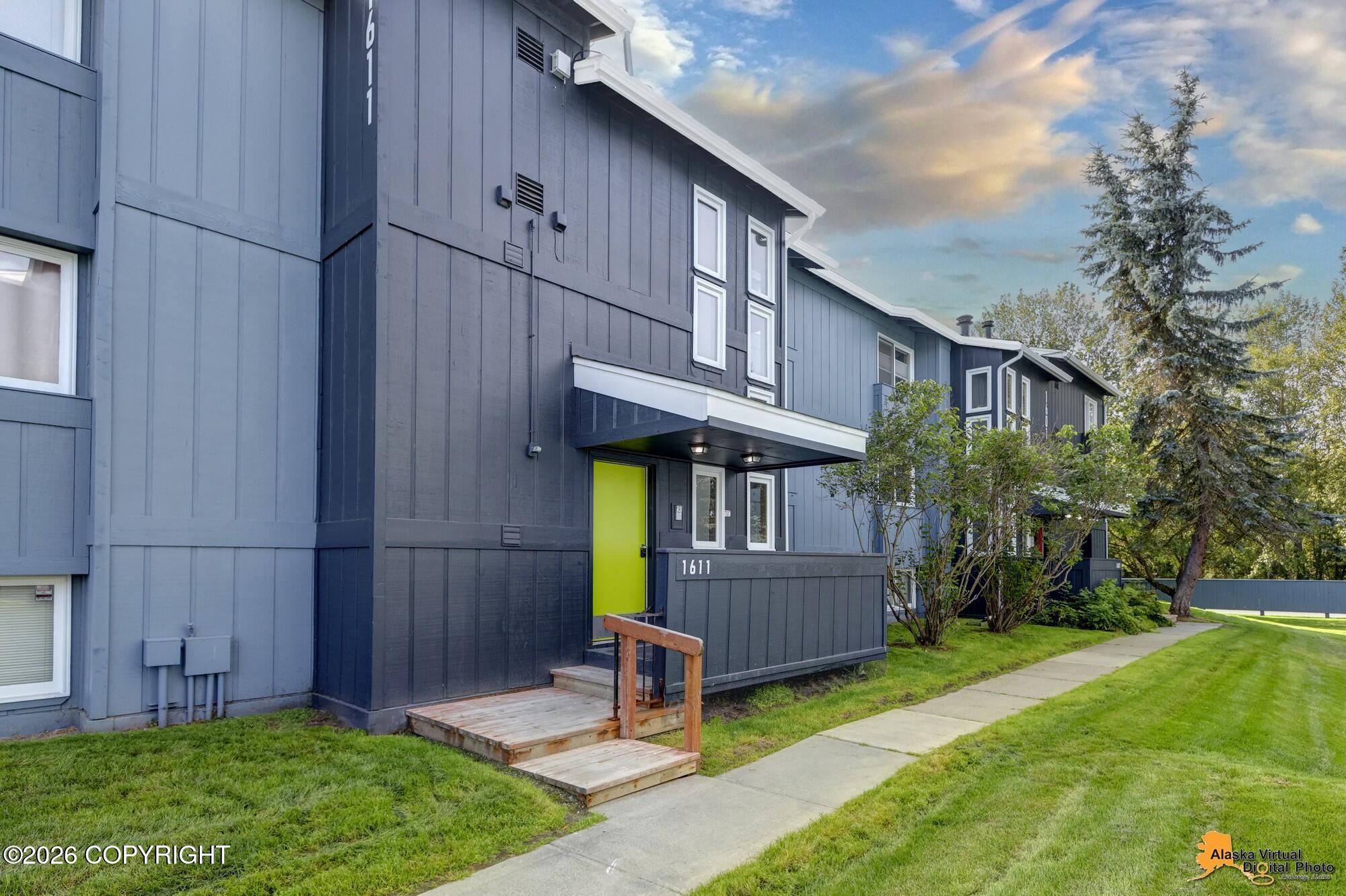 1611 Eastridge Drive #202 Property Photo 4