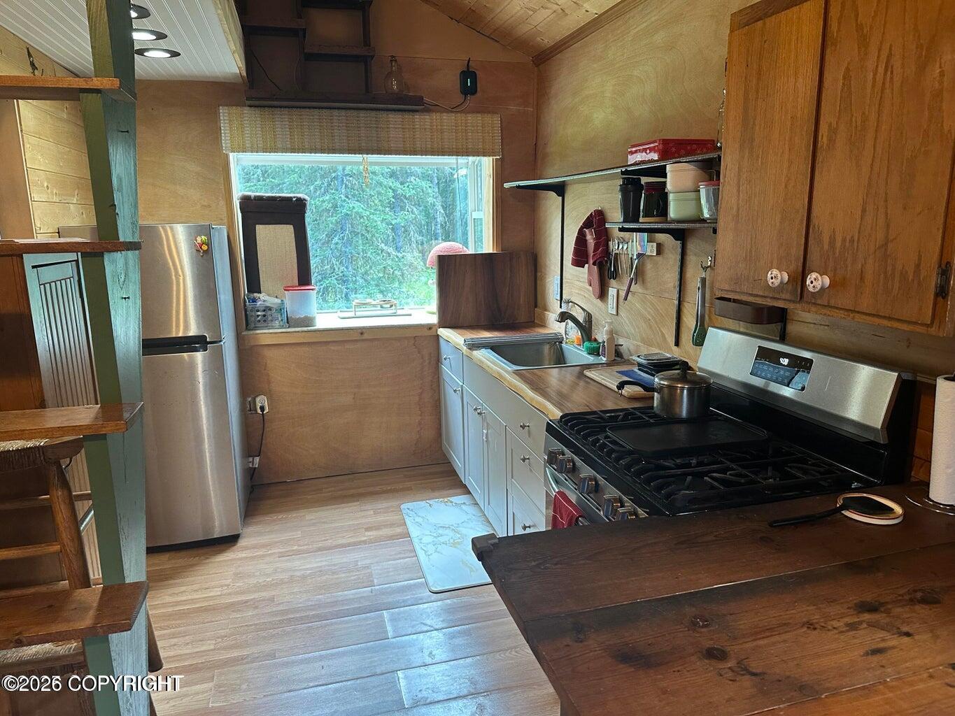 26850 Vincent Street Property Photo 7