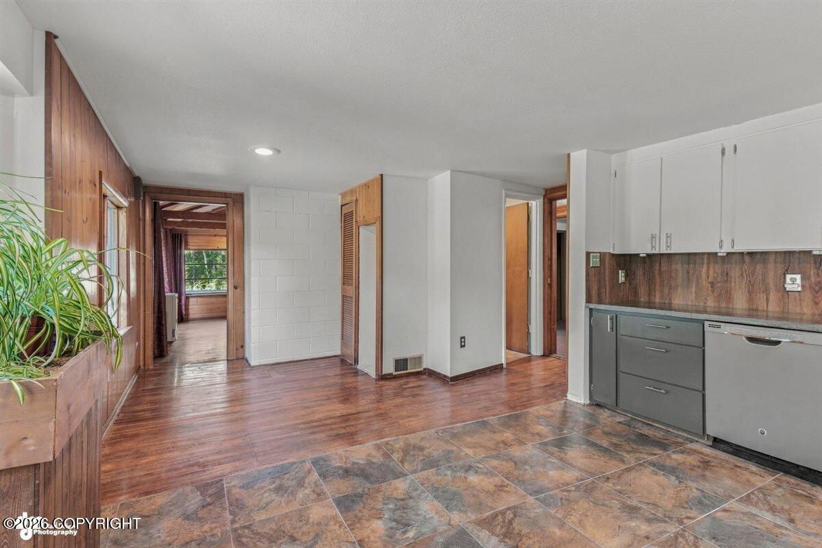 16921 Foothill Avenue Property Photo 4