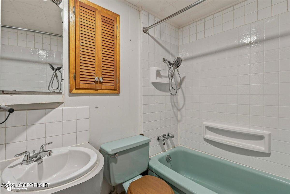 16921 Foothill Avenue Property Photo 9