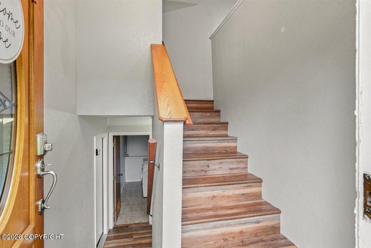 21433 Baron Drive Property Photo 4