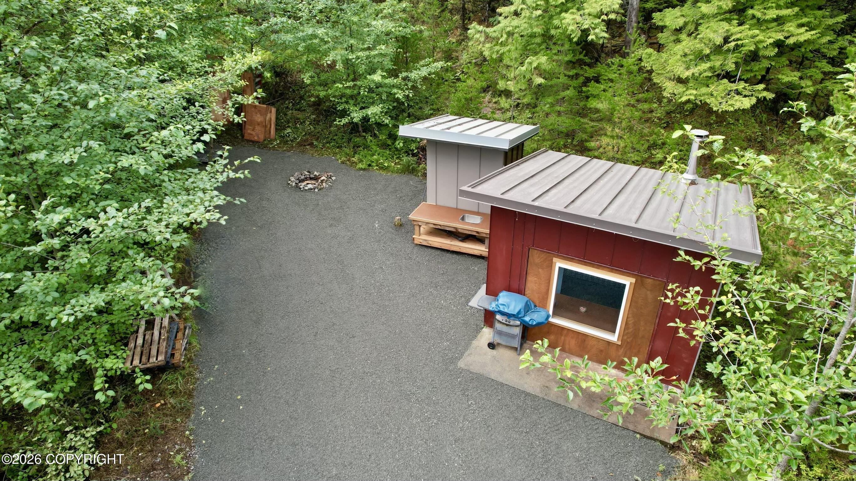 240 Se Logger's Lane Property Photo 1