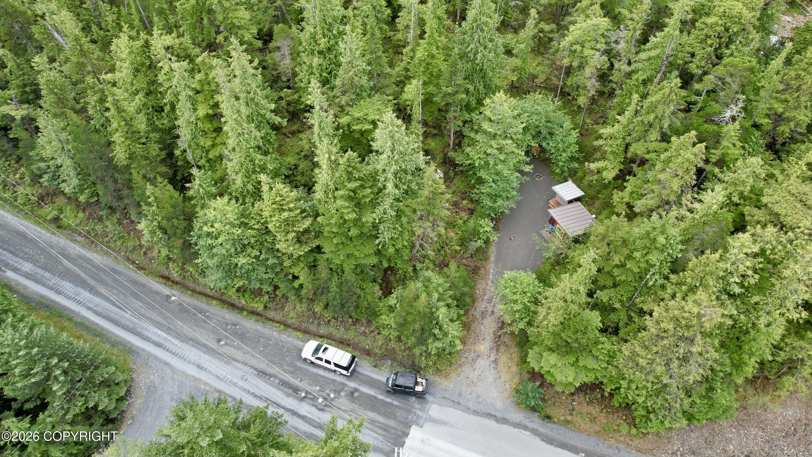 240 Se Logger's Lane Property Photo 5
