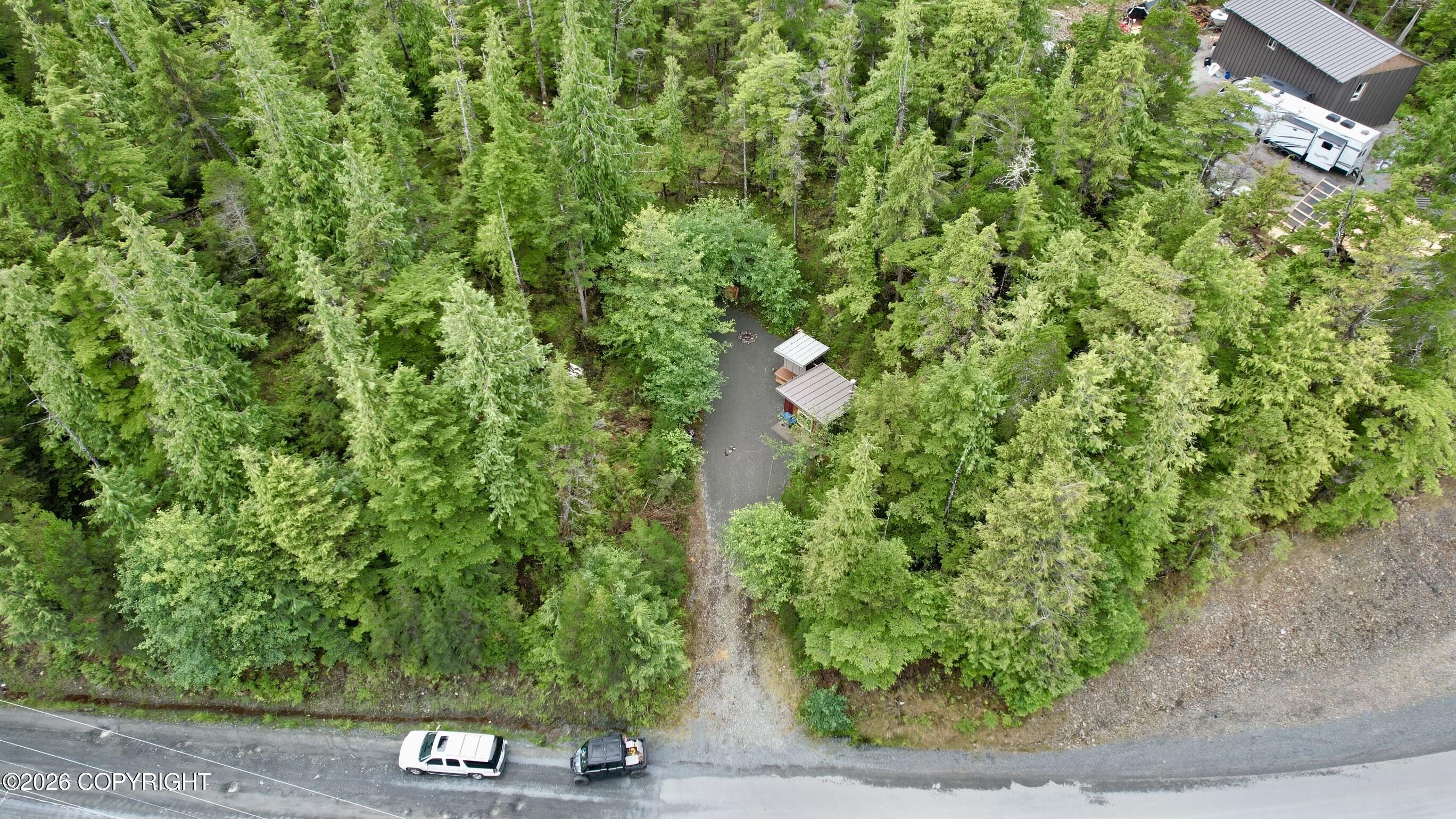 240 Se Logger's Lane Property Photo 28