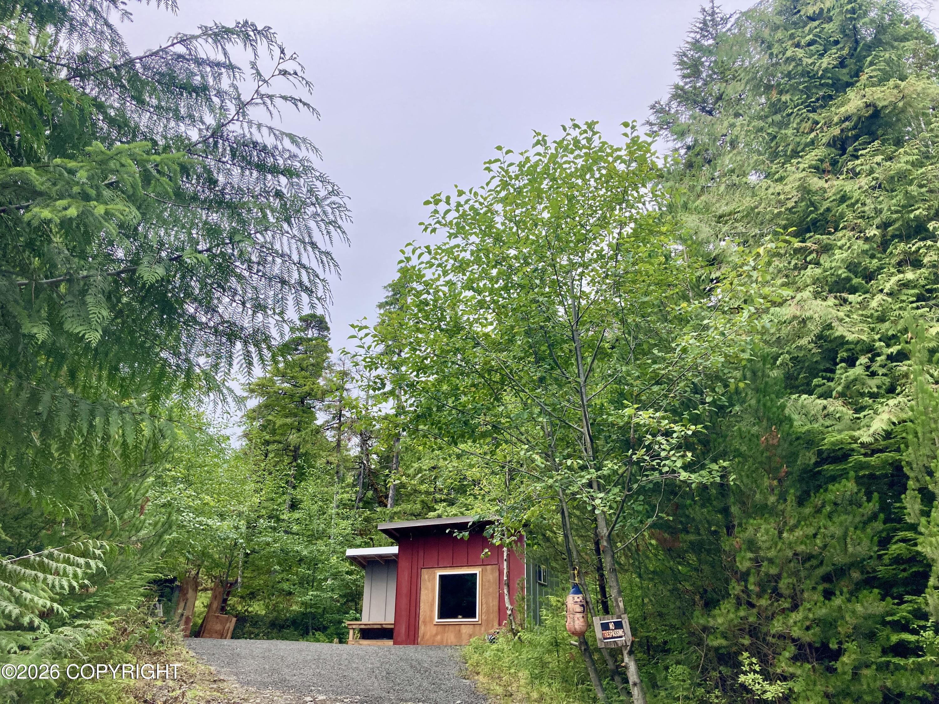 240 Se Logger's Lane Property Photo 31