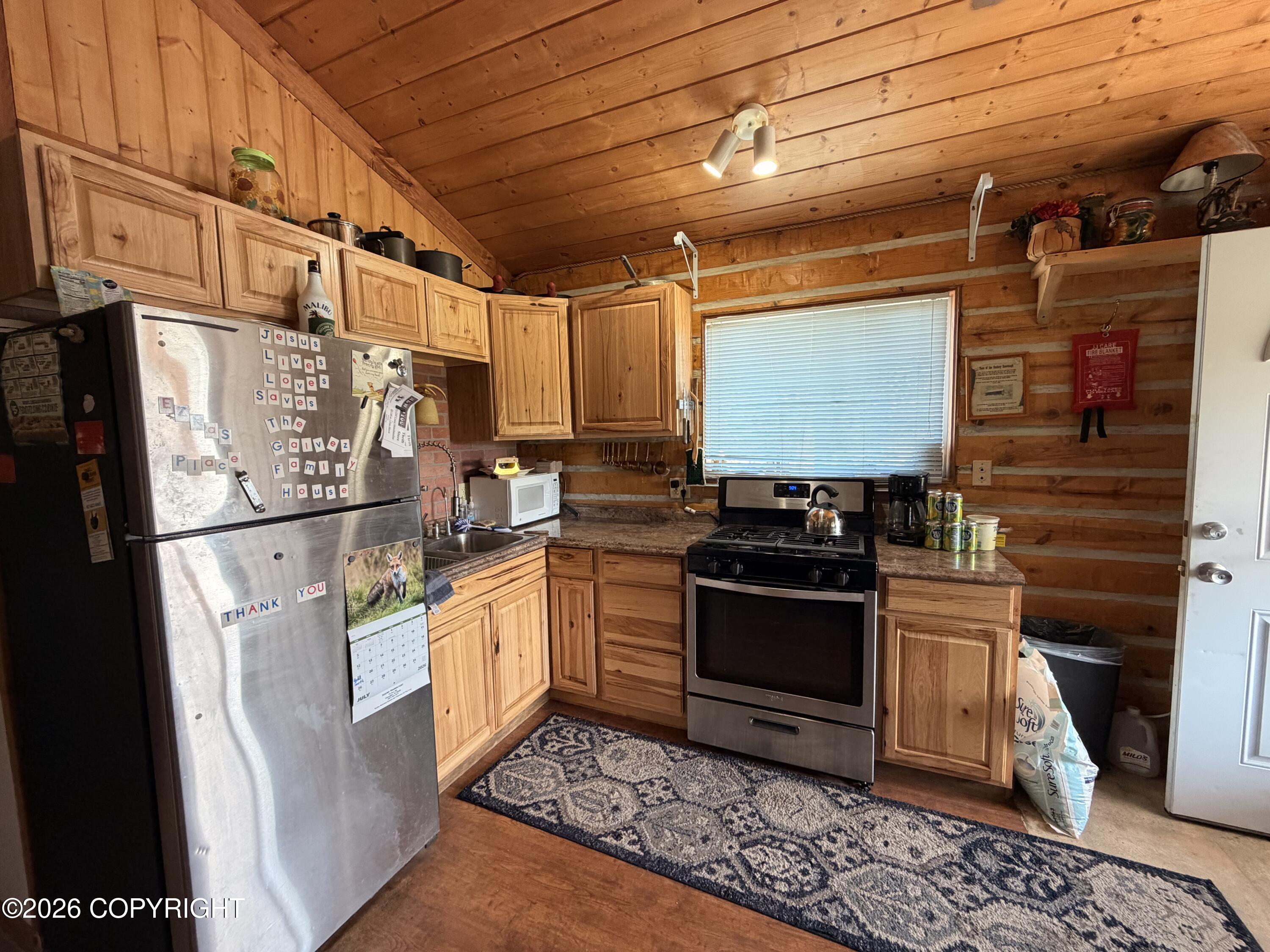 1020 Glenn Highway Property Photo 3